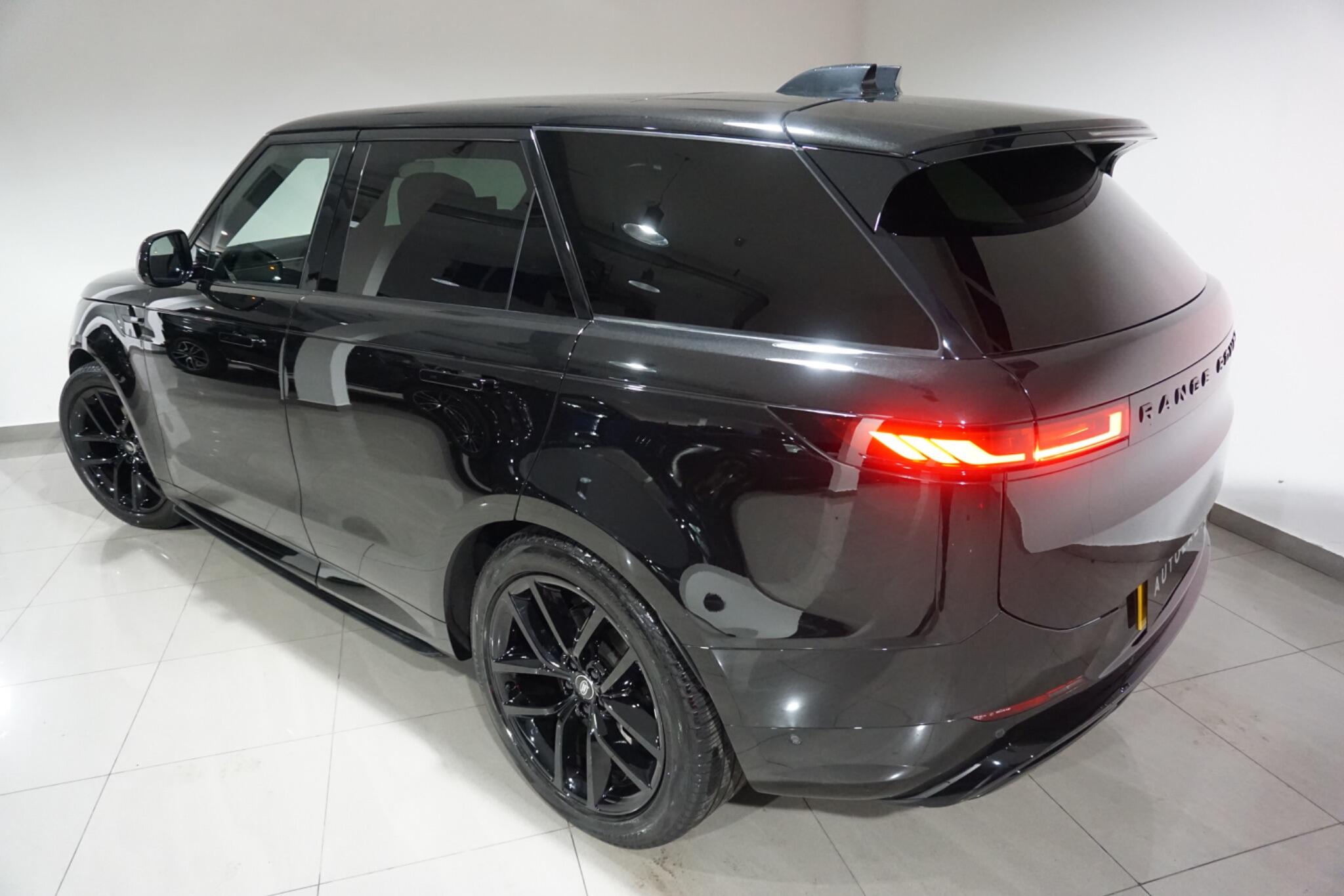 Land Rover Range Rover Sport 3.0 D300 MHEV Dynamic SE SUV 5dr Diesel Auto 4WD Euro 6 (s/s) (300 ps)